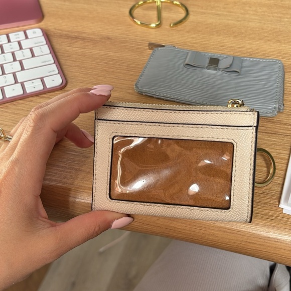 Wallets - Picture 3 of 11